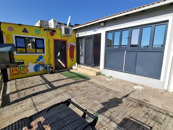 2 Bedroom House 2 Bedroom House