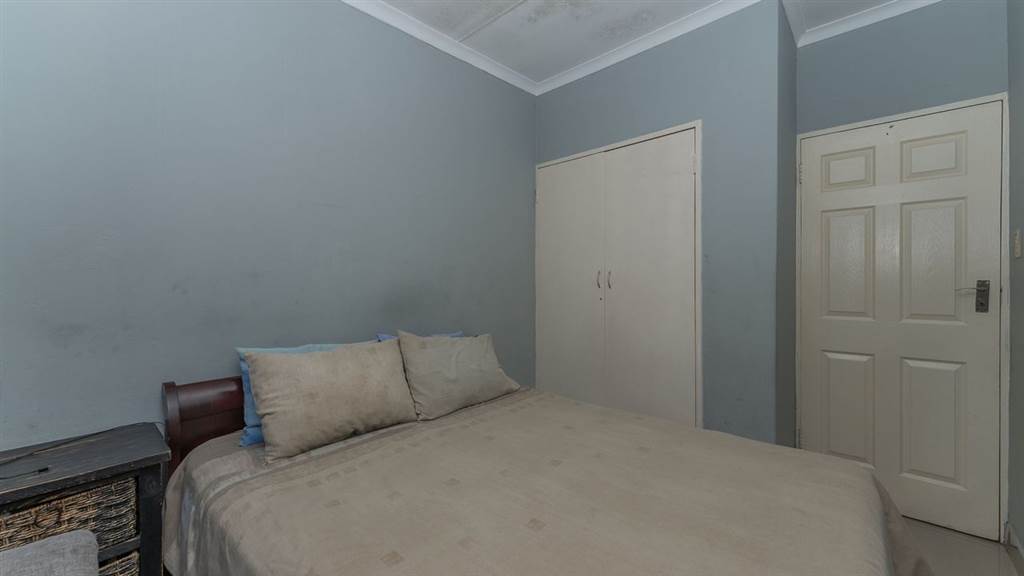 4 Bed House in Corlett Gardens photo number 14