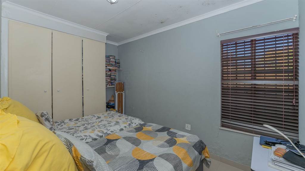 4 Bed House in Corlett Gardens photo number 12