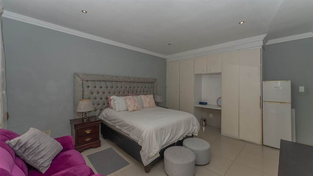 4 Bed House in Corlett Gardens photo number 9