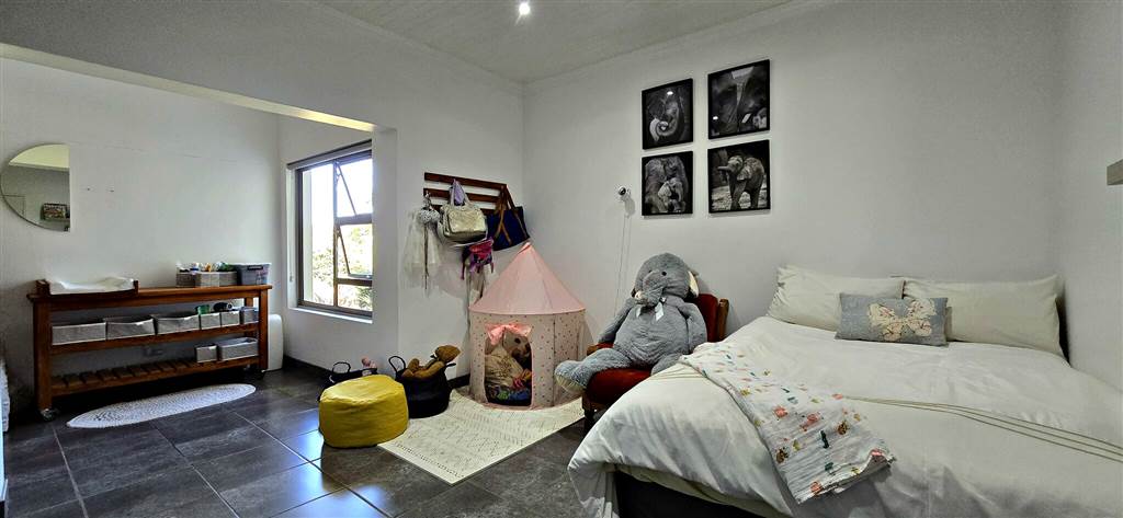 4 Bed House in Swellendam photo number 21