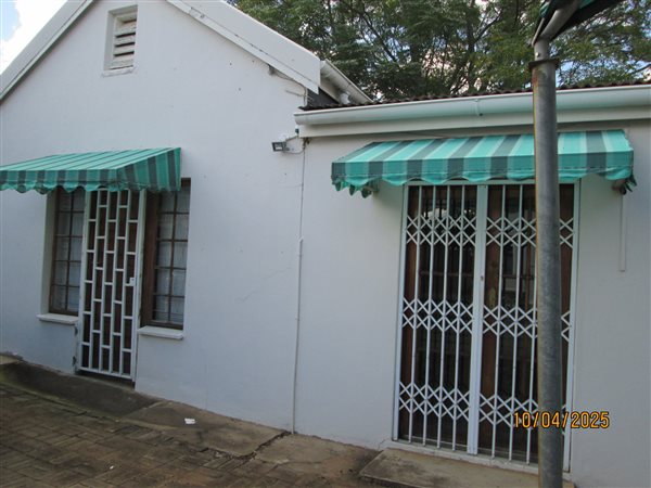 90 m² Land