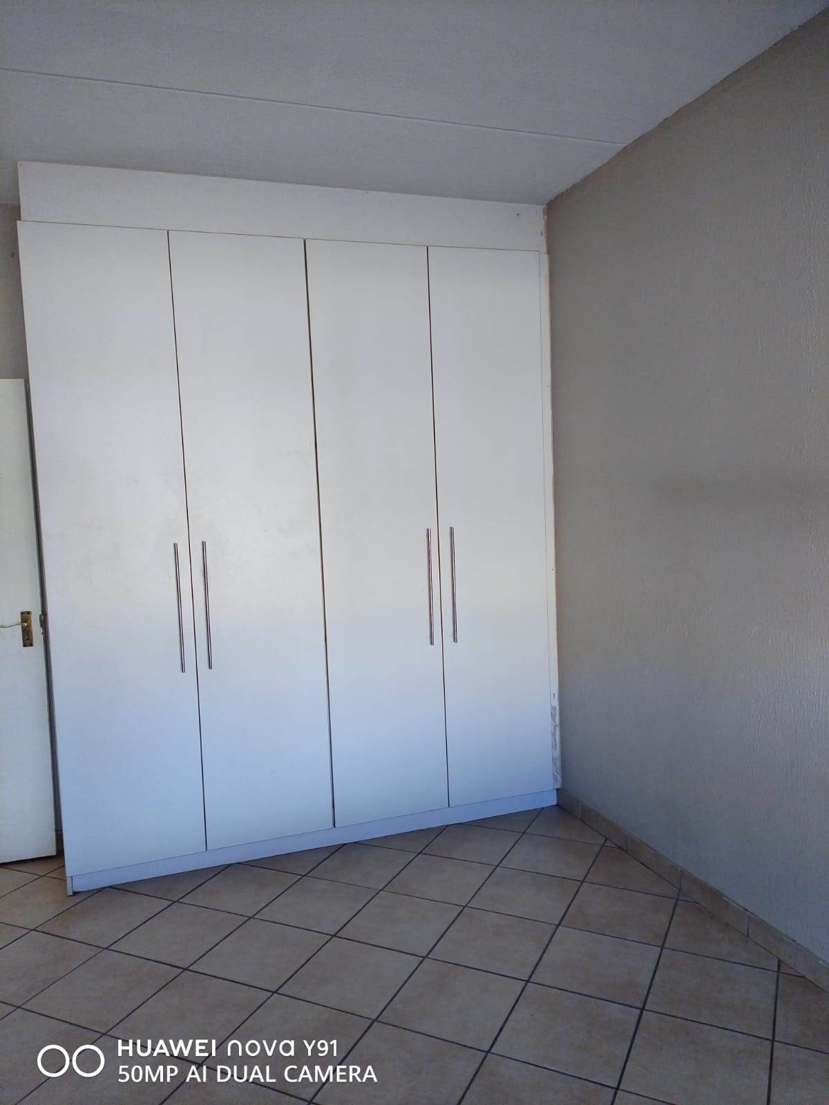 2 Bed Apartment in Krugersrus photo number 7