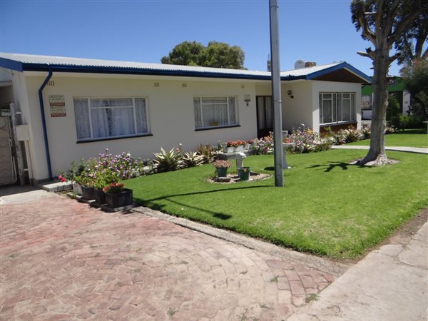 4 Bed House in Beaufort West