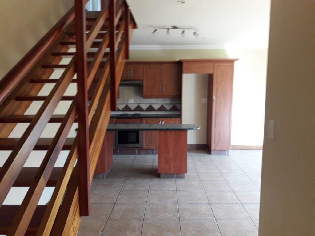 2 Bed Townhouse in Louis Trichardt photo number 4