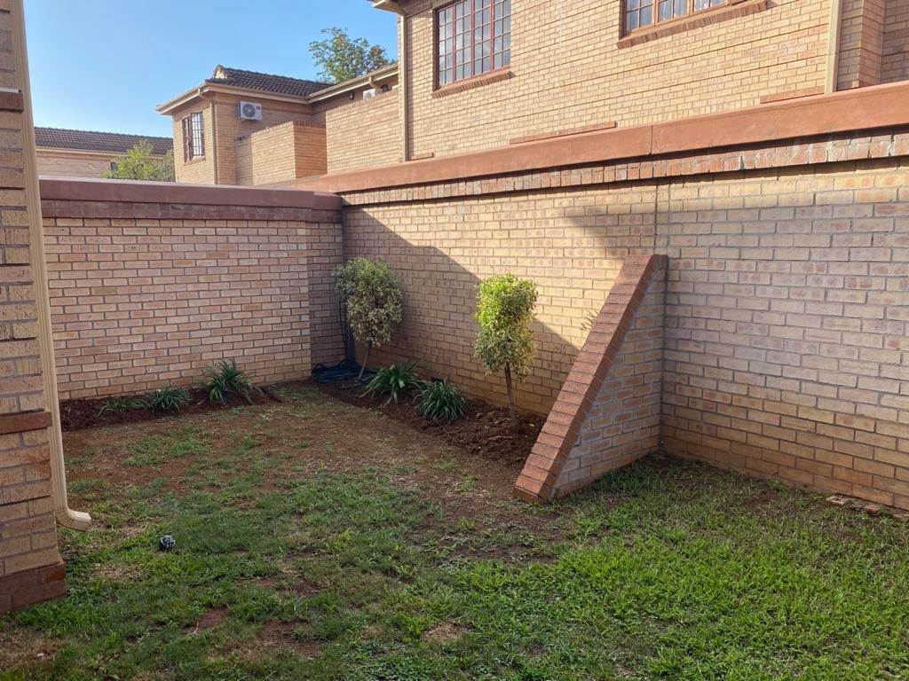 2 Bed Townhouse in Louis Trichardt photo number 18