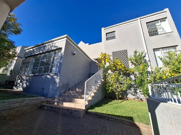4 Bedroom House 4 Bedroom House
