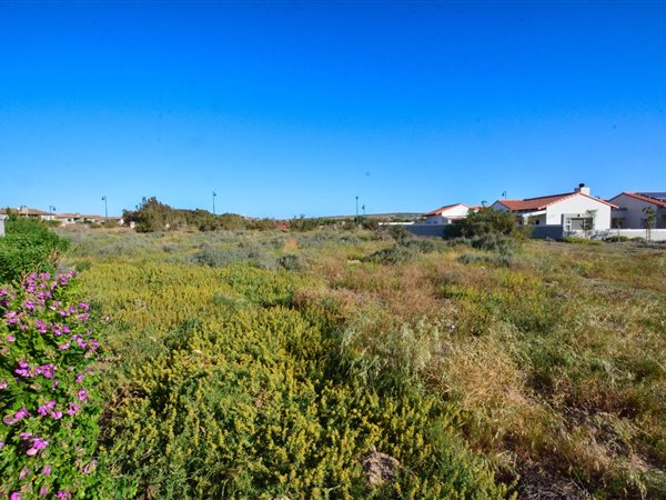 825 m² Land