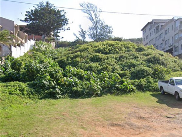 3080 m² Land available in La Mercy