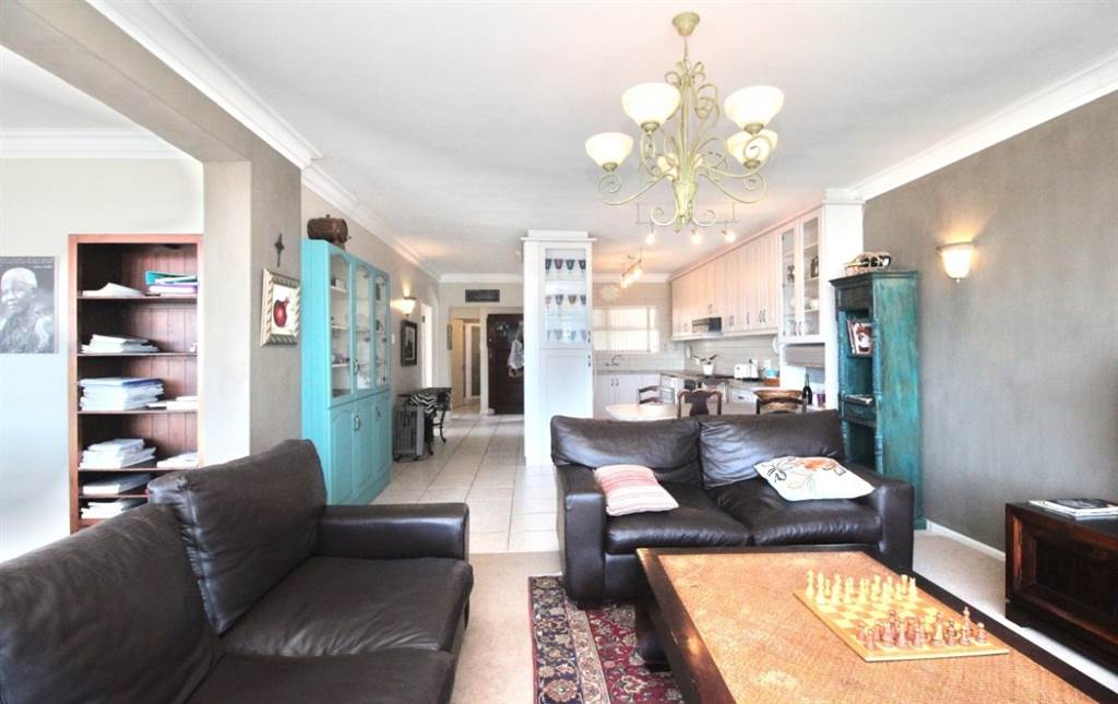 3 Bed Apartment in Strand Central photo number 4