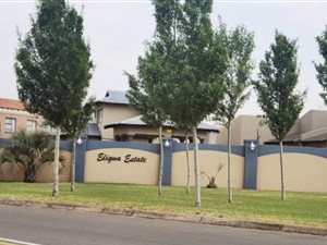 1182 m² Land available in Three Rivers East