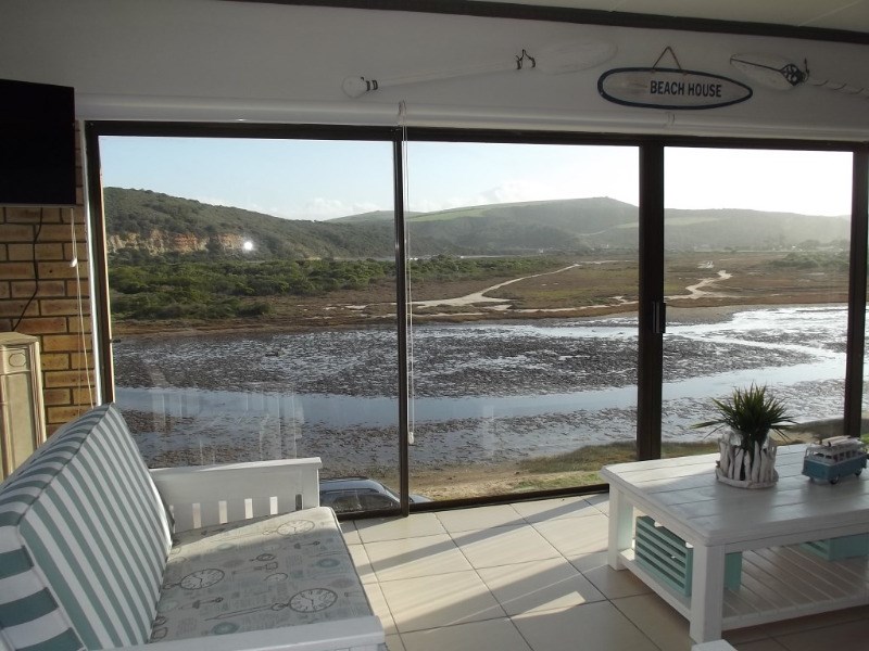 12 Bed House in Klein Brak River photo number 7