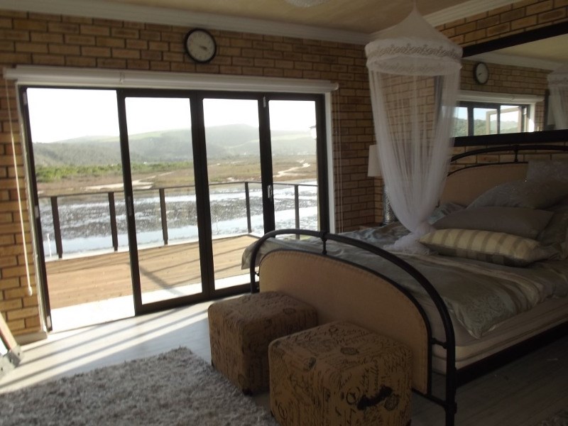 12 Bed House in Klein Brak River photo number 11