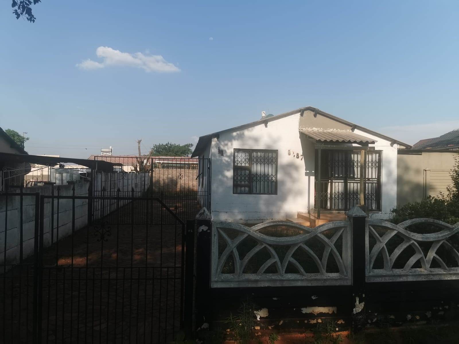 3 Bed House in Lenasia photo number 1