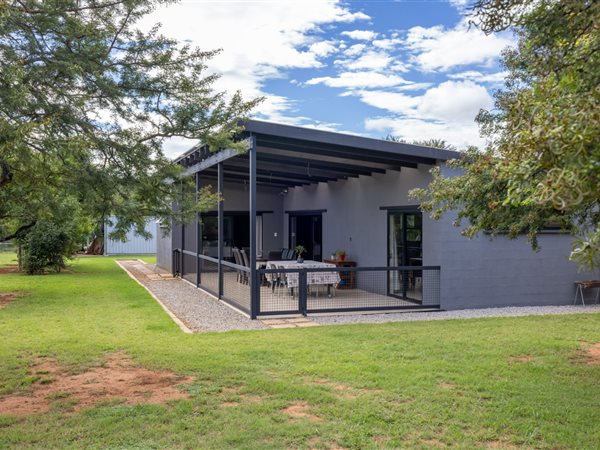 154.2 ha Smallholding 154.2 ha Smallholding