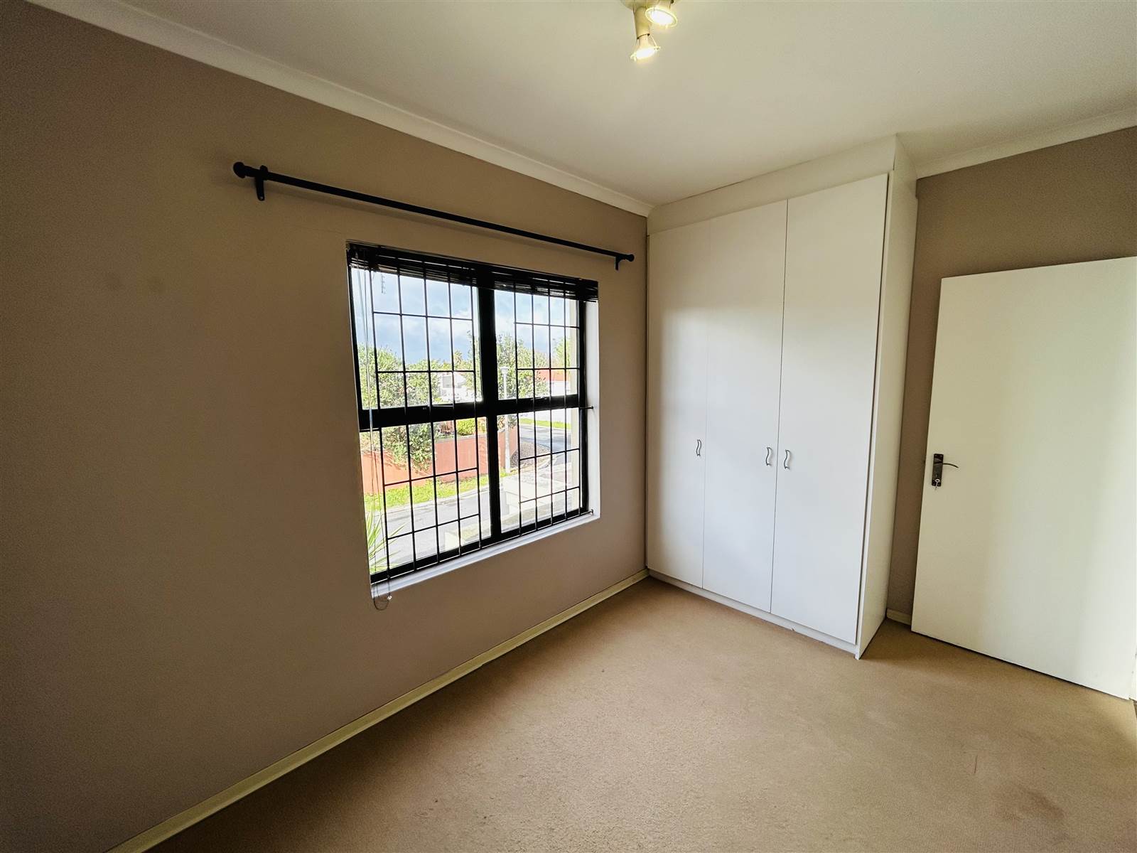 2 Bed Townhouse in Parklands photo number 13