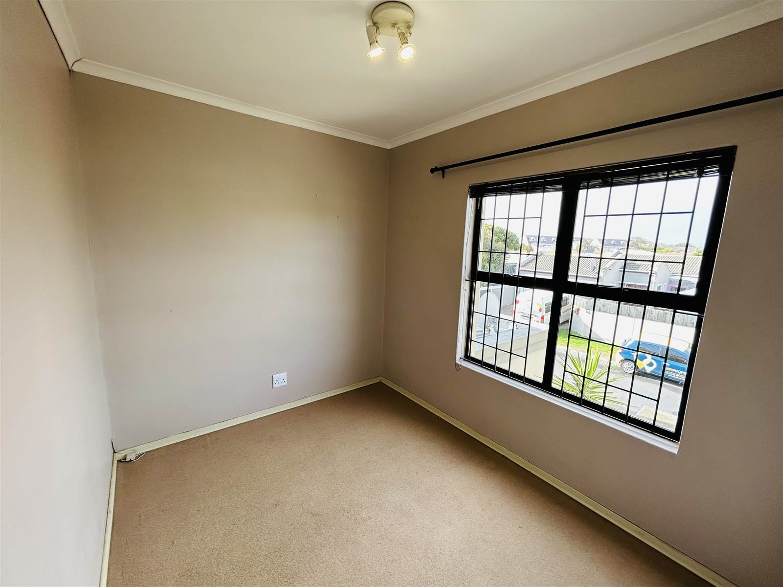 2 Bed Townhouse in Parklands photo number 14
