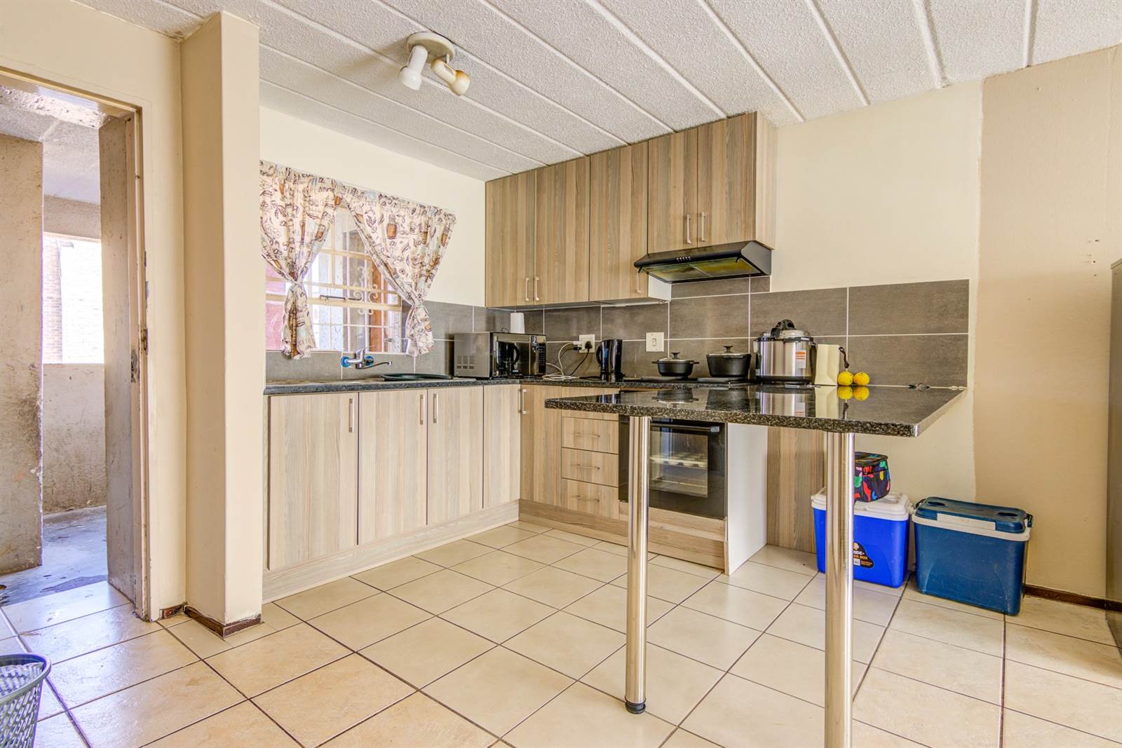 3 Bed Apartment in Kempton Park Central photo number 3