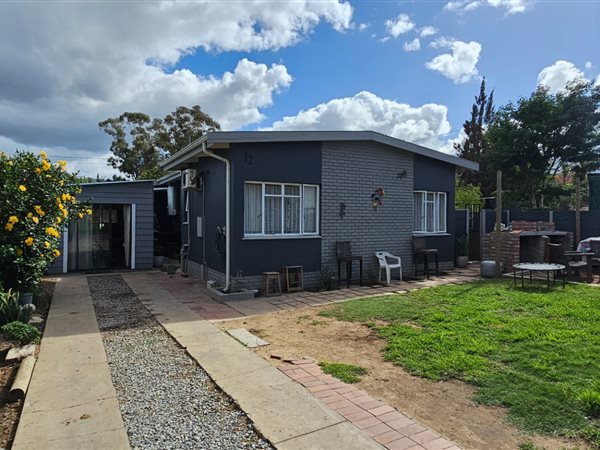 4 Bedroom House 4 Bedroom House