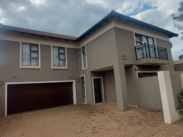 4 Bedroom House 4 Bedroom House