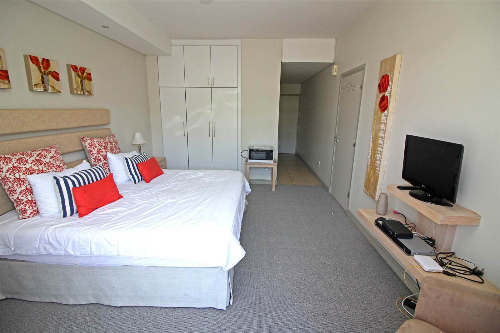 1 Bed House in Herolds Bay photo number 4