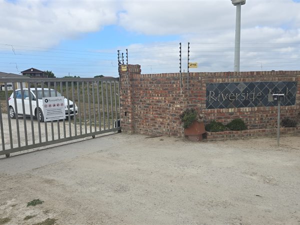 870 m² Land
