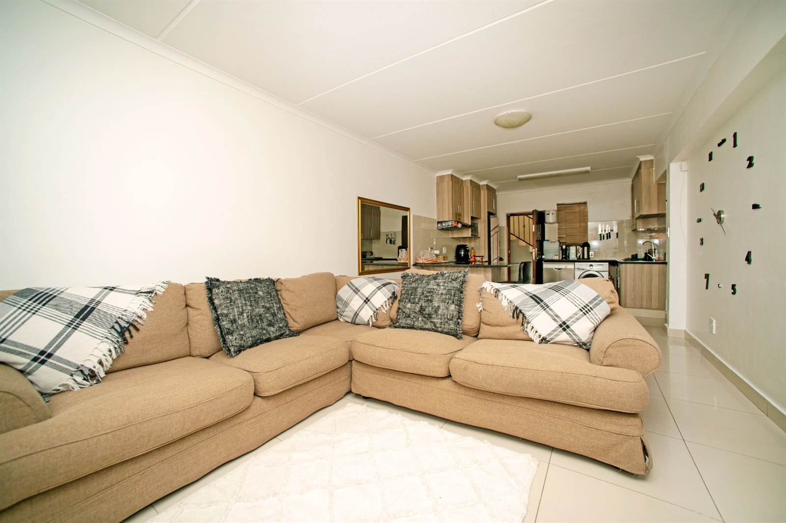 3 Bed Apartment in Rynfield photo number 6