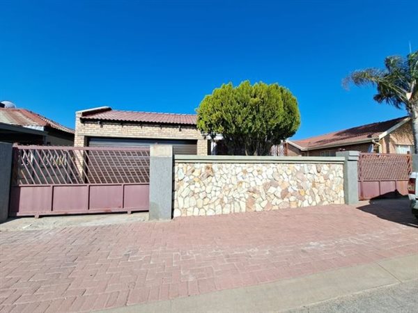 3 Bedroom House 3 Bedroom House