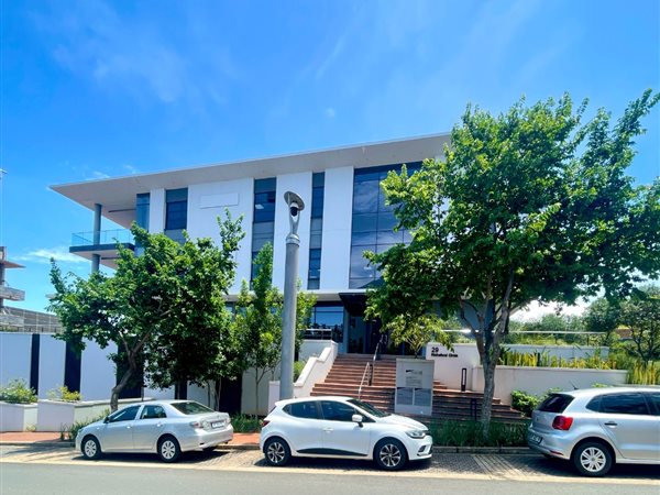 615  m² Commercial space
