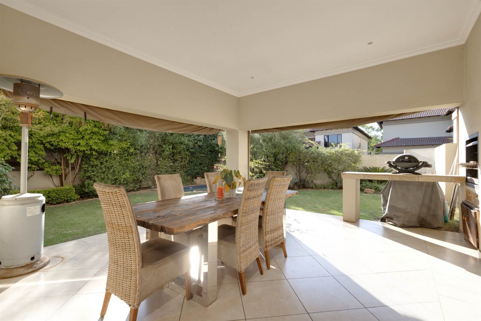 4 Bed House in Douglasdale photo number 17