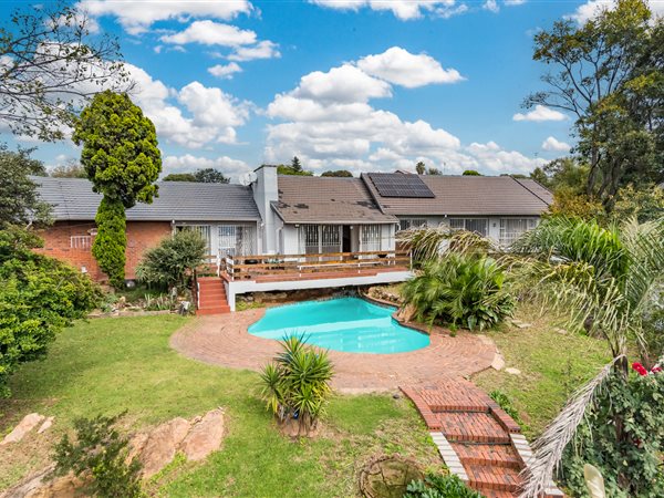 4 Bedroom House 4 Bedroom House