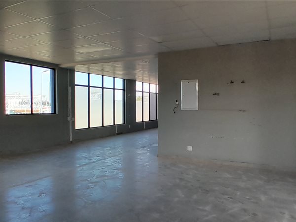 110  m² Commercial space in Cashan