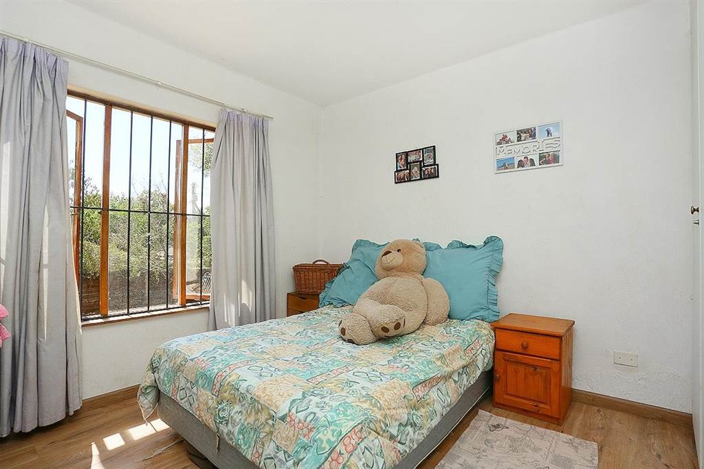 4 Bed House in Jukskei Park photo number 12