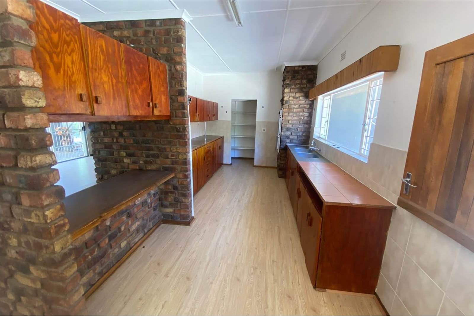 4 Bed House in Vryburg photo number 6