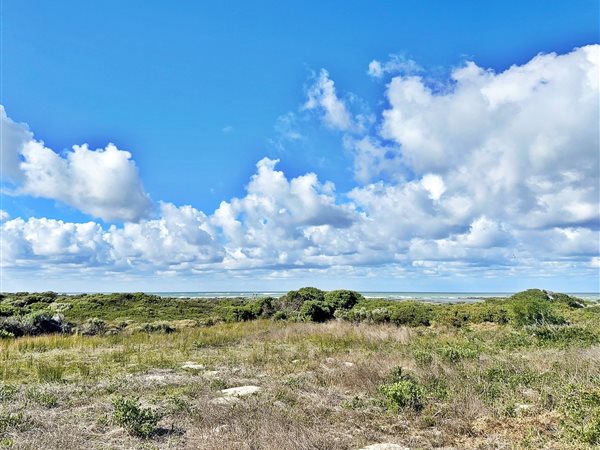 758 m² Land available in Suiderstrand