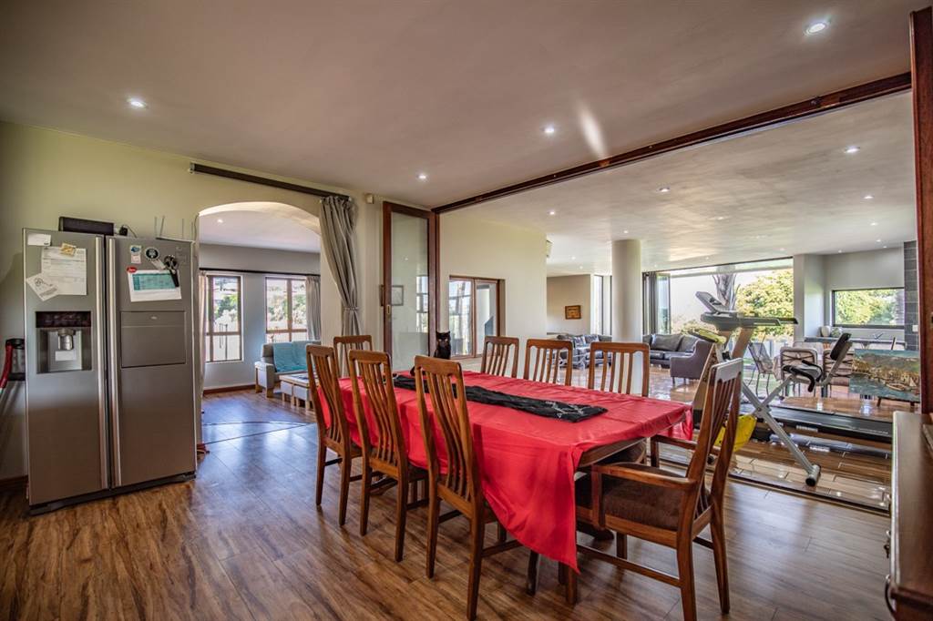 5 Bed House in Mooikloof Equestrian Estate photo number 6