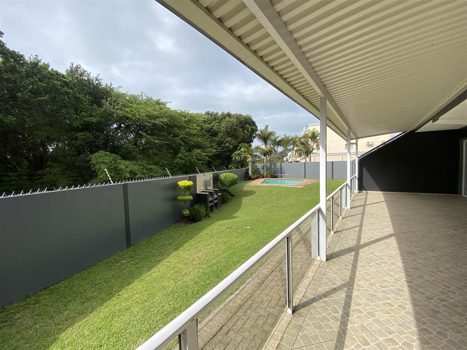 4 Bed Apartment in Shelly Beach photo number 1