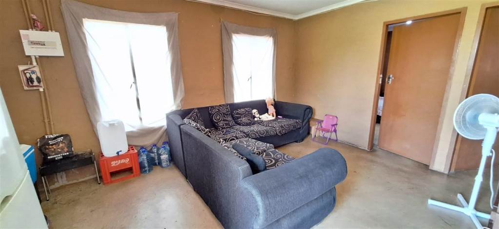 2 Bed House in Rietspruit photo number 3