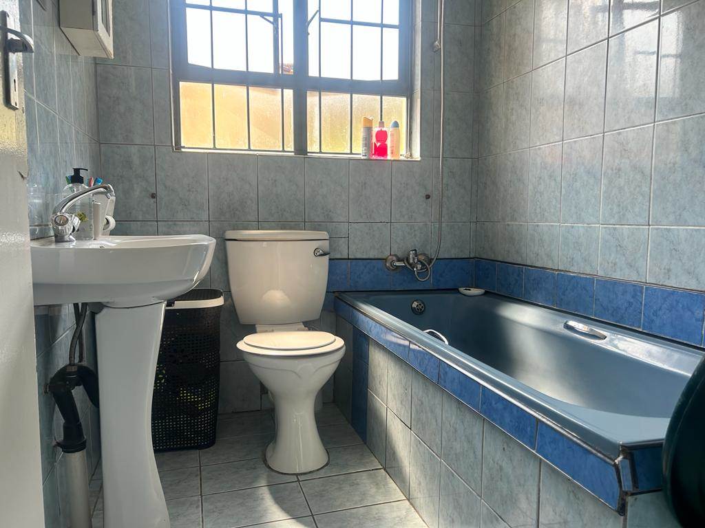 2 Bed Duplex in Empangeni Central photo number 14