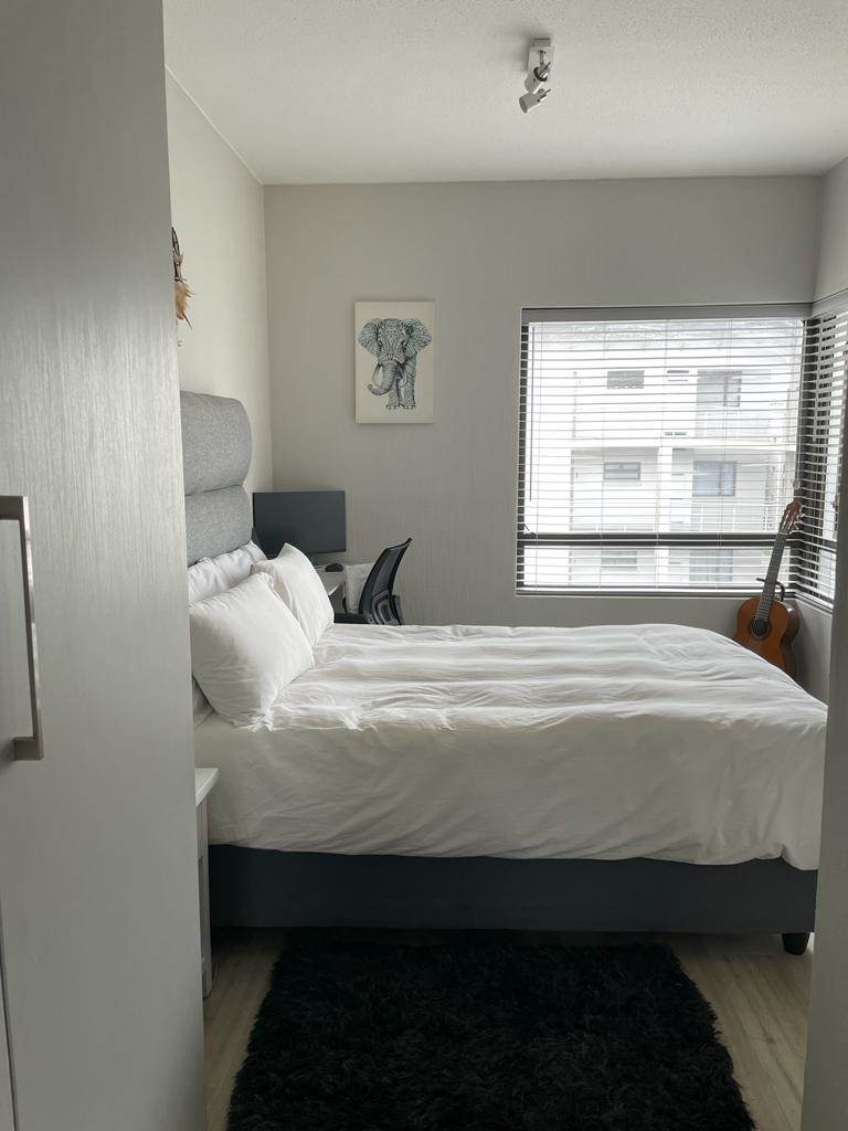 2 Bed Apartment in Broadacres photo number 4