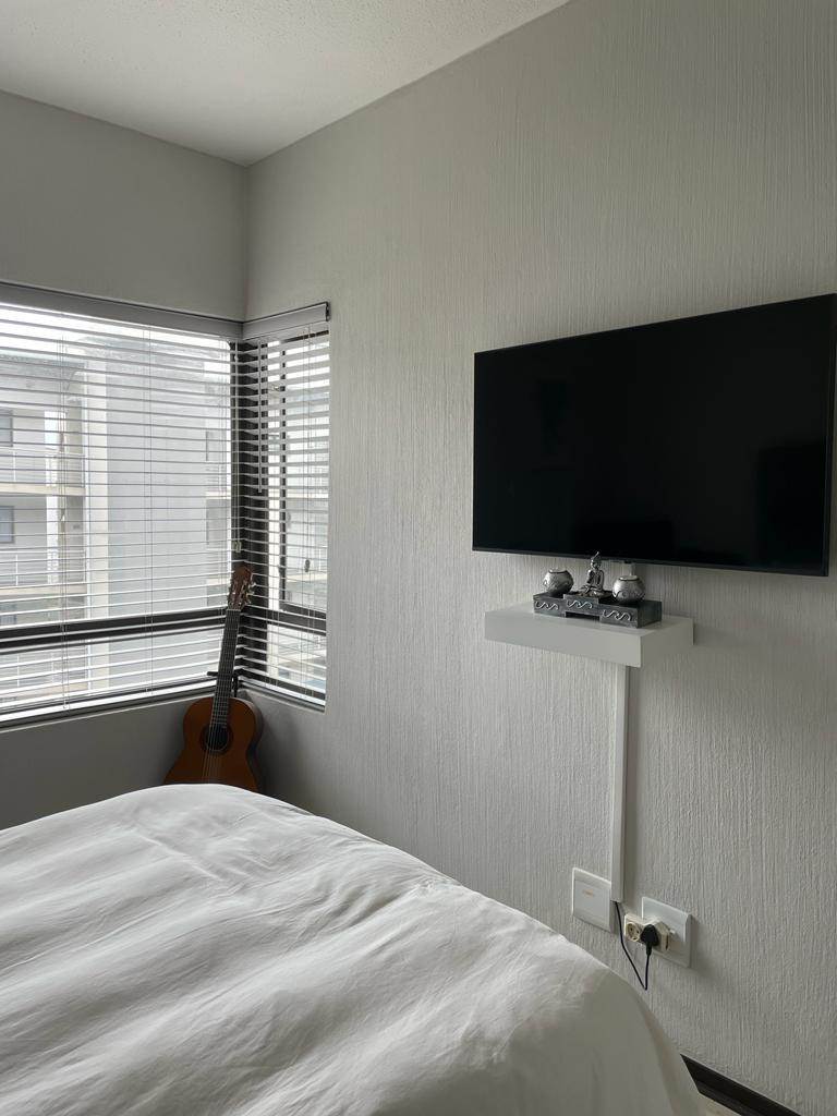 2 Bed Apartment in Broadacres photo number 5