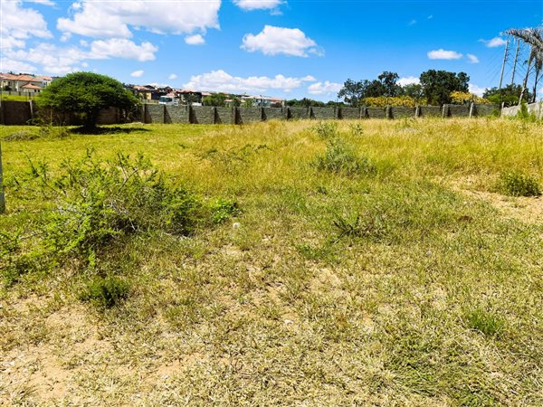 1020 m² Land available in Bendor
