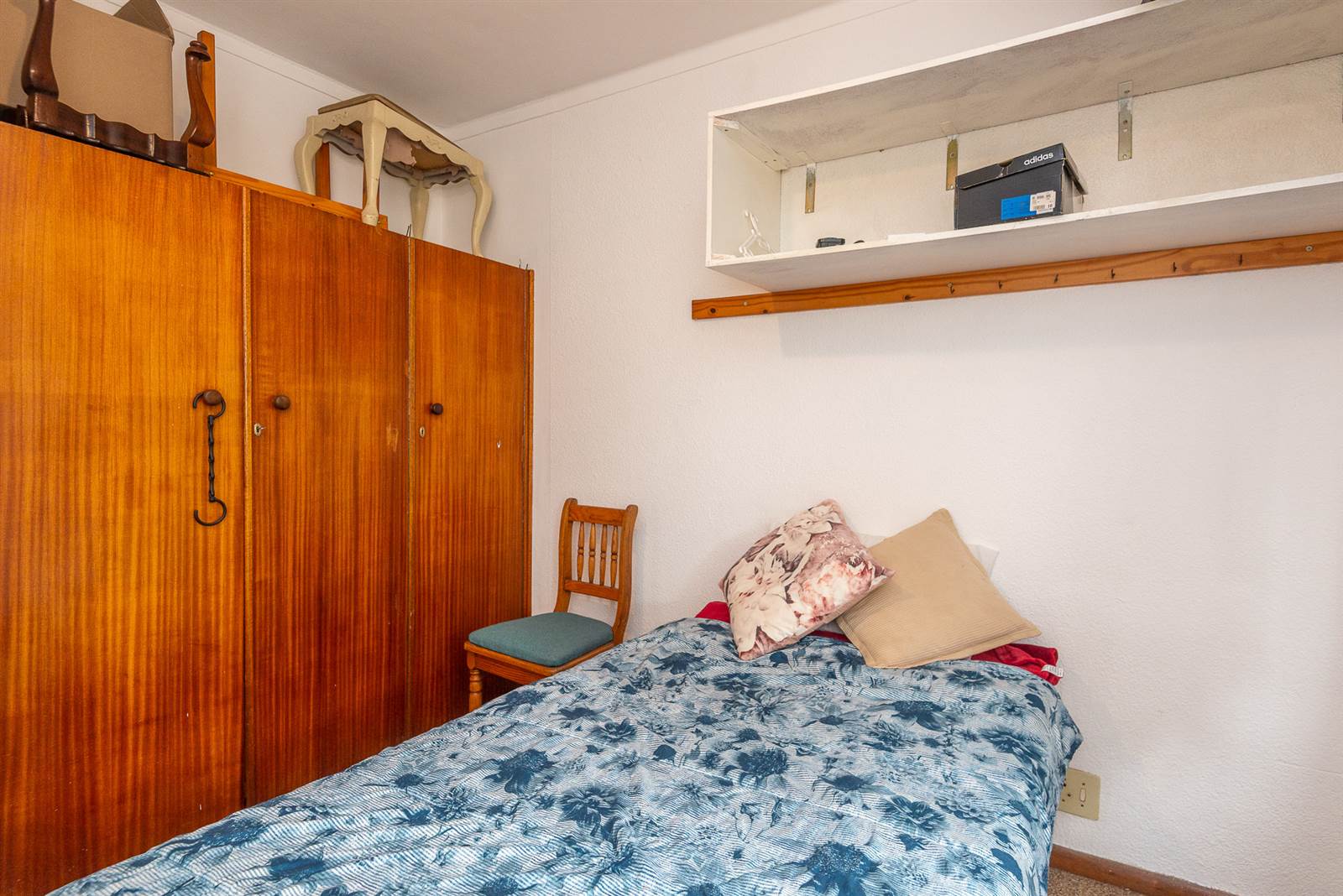 2 Bed Apartment in Bergvliet photo number 8
