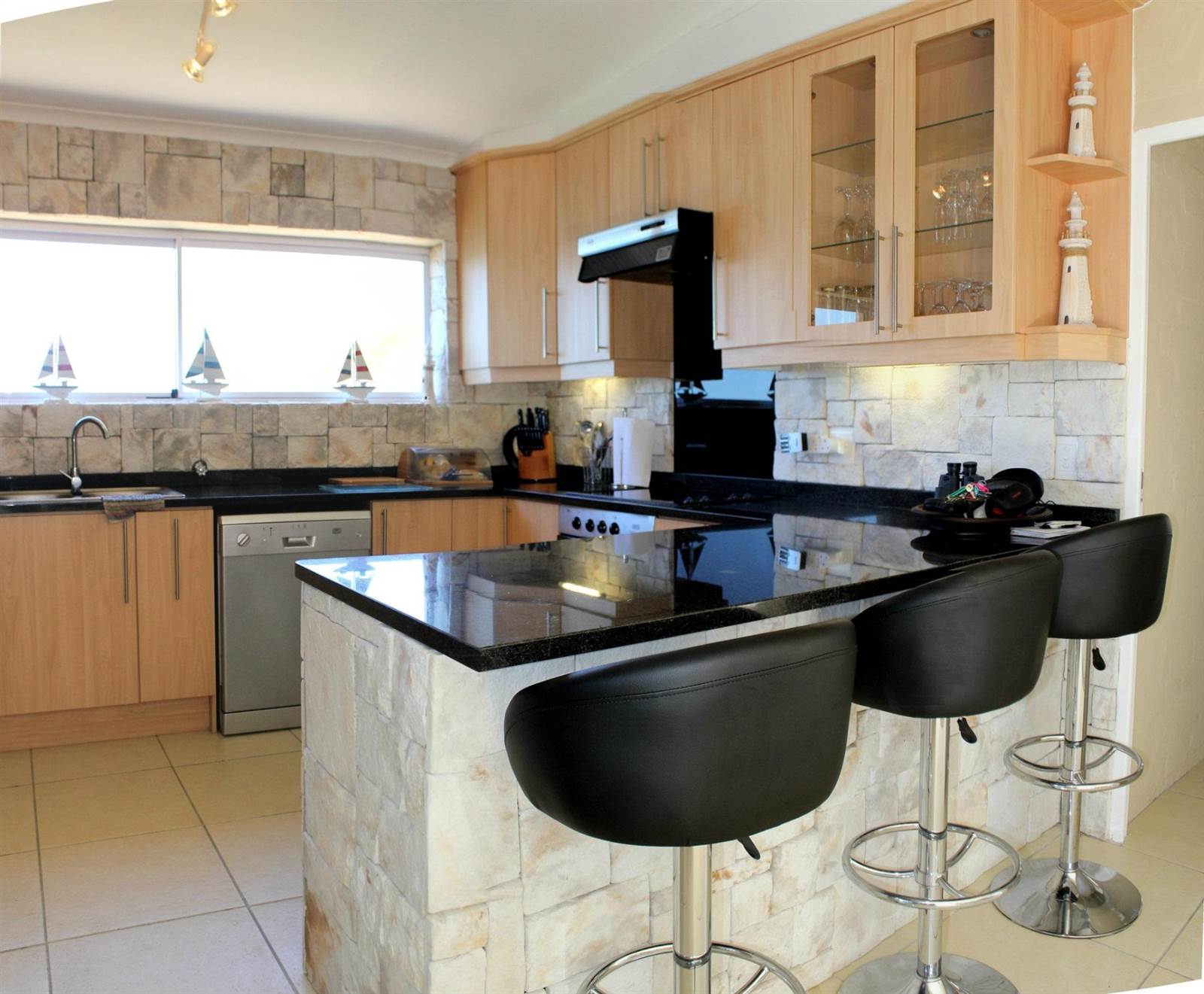 6 Bed Penthouse in Fish Hoek photo number 12