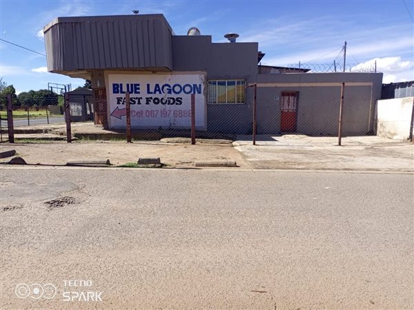 150  m² Retail Space