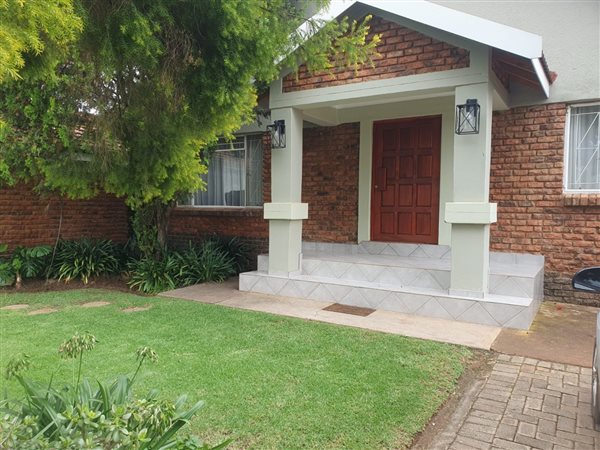 4 Bedroom House 4 Bedroom House