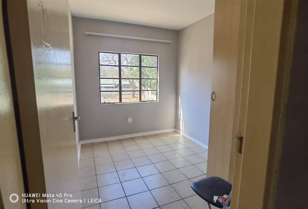 2 Bed Townhouse in Polokwane Central photo number 6
