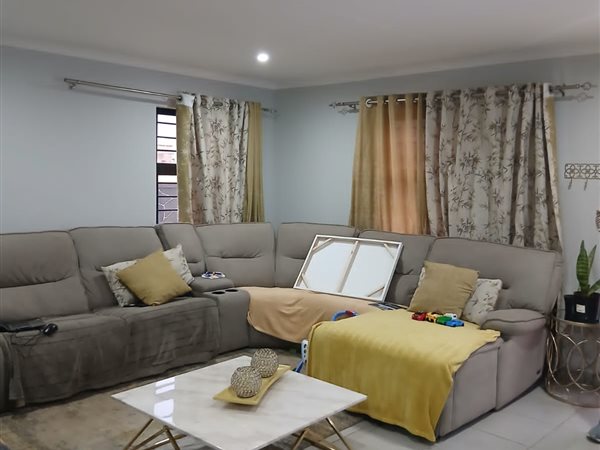 4 Bedroom House 4 Bedroom House