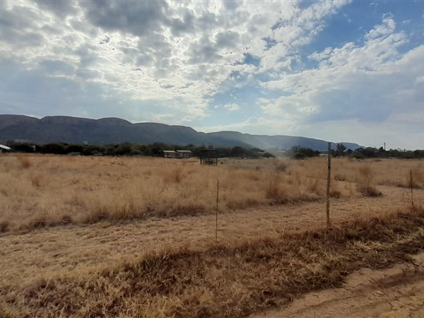 5.8 ha Land available in Rietfontein AH