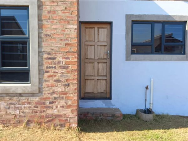 2 Bed Townhouse in Ikageng